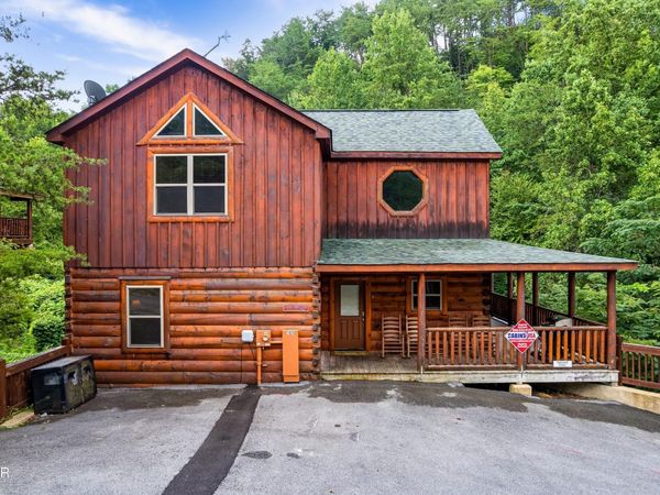1924 Bear Creek Falls Way Way, Sevierville, TN 37876