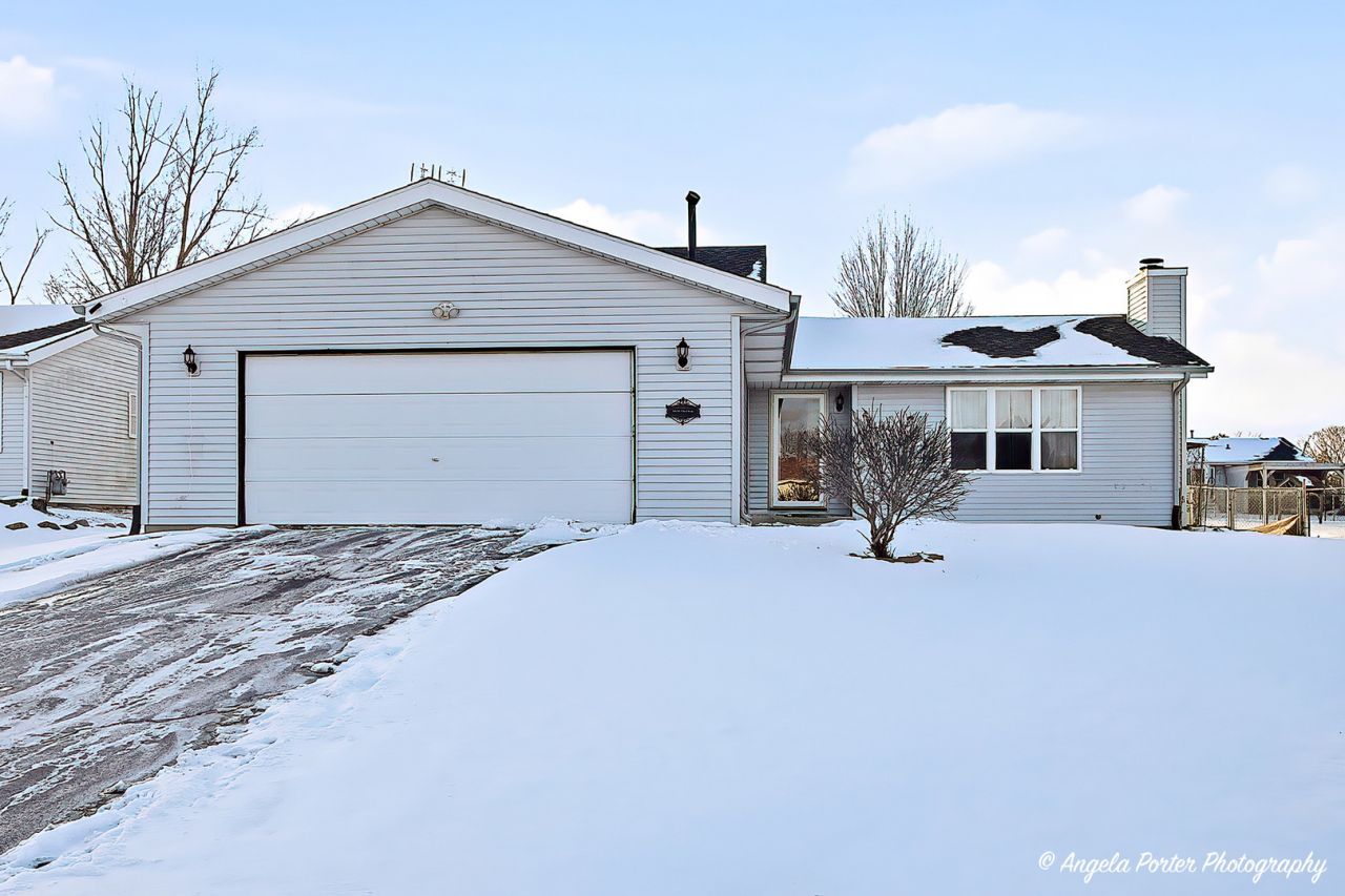 130 Sundance Trail, Capron, IL 61012 Main Photo