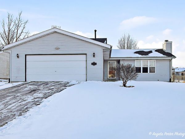 130 Sundance Trail, Capron, IL 61012