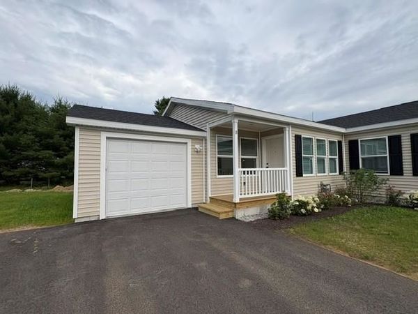 18-B Wildflower Lane, Unit 208-97-8-2, Plymouth, NH 03264