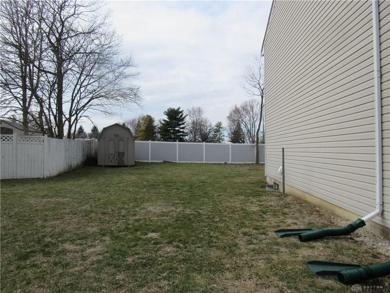 320 Sagebrush Drive, Englewood, OH 45315 Photo 3