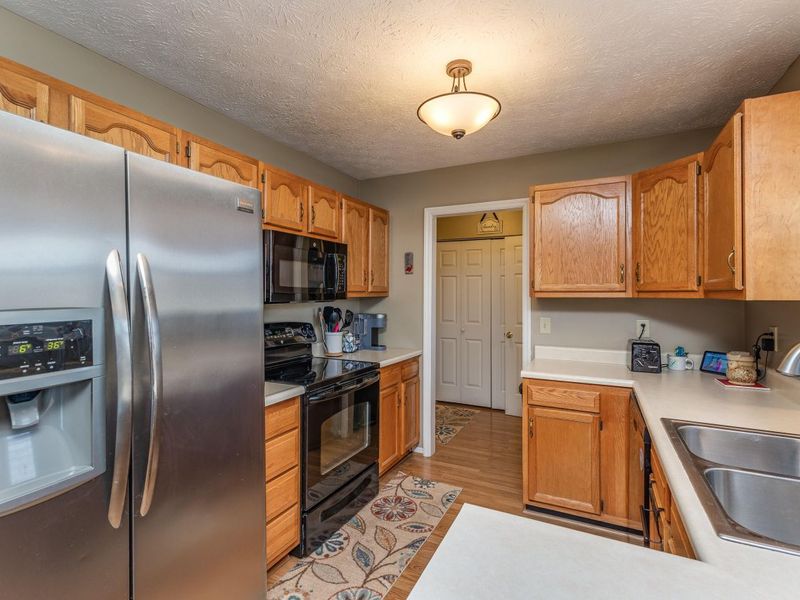 320 Sagebrush Drive, Englewood, OH 45322 Photo 12