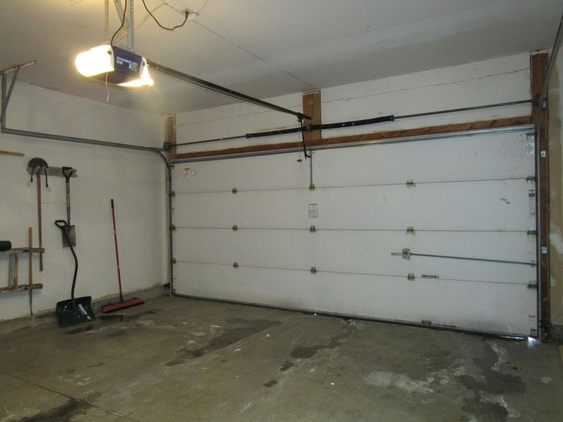 320 Sagebrush Drive, Englewood, OH 45322 Photo 32