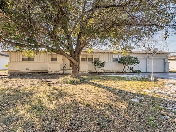 3905 London Lane, Richland Hills, TX 76118