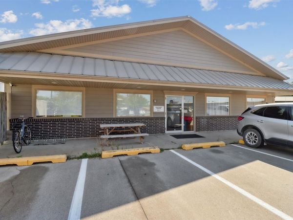 404 E Euclid Avenue, Indianola, IA 50125