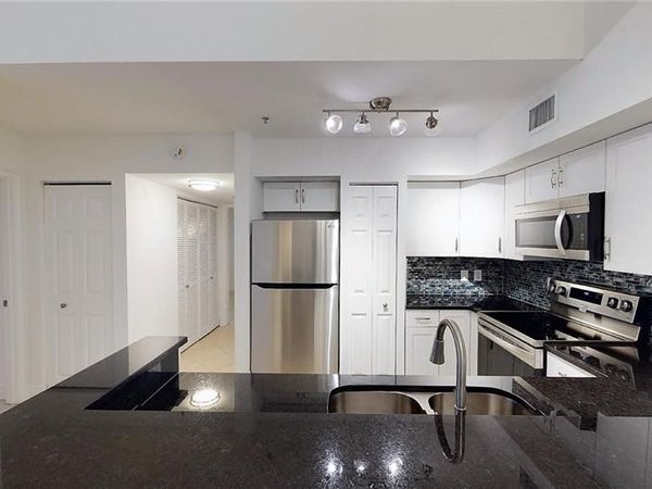 1210 Wildwood Lakes BLVD, Unit 306, NAPLES, FL 34104