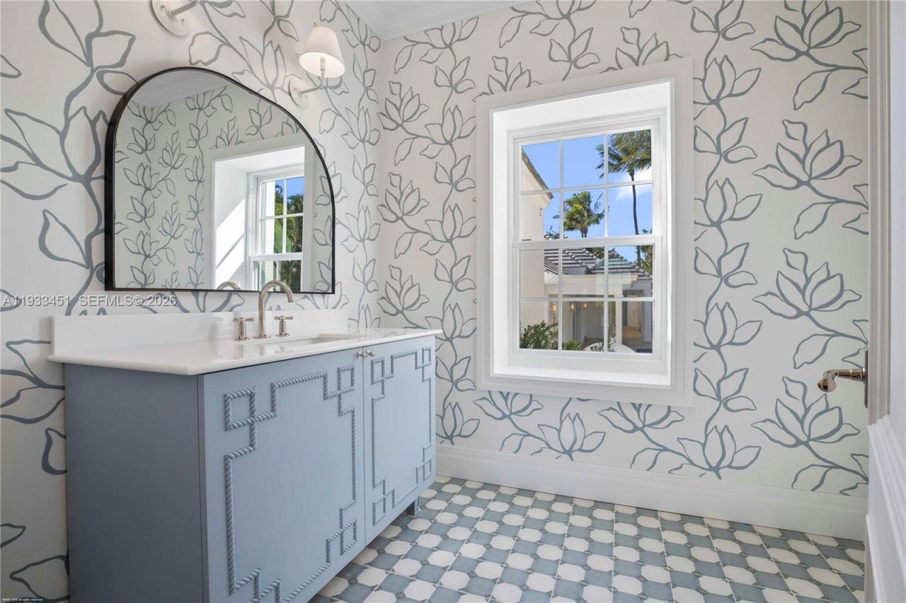 43 N Beach Rd, Jupiter Island, FL 33455 Photo