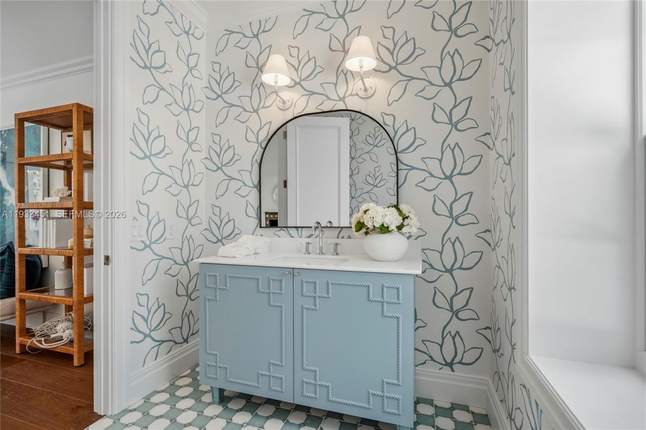 43 N Beach Rd, Jupiter Island, FL 33455 Photo