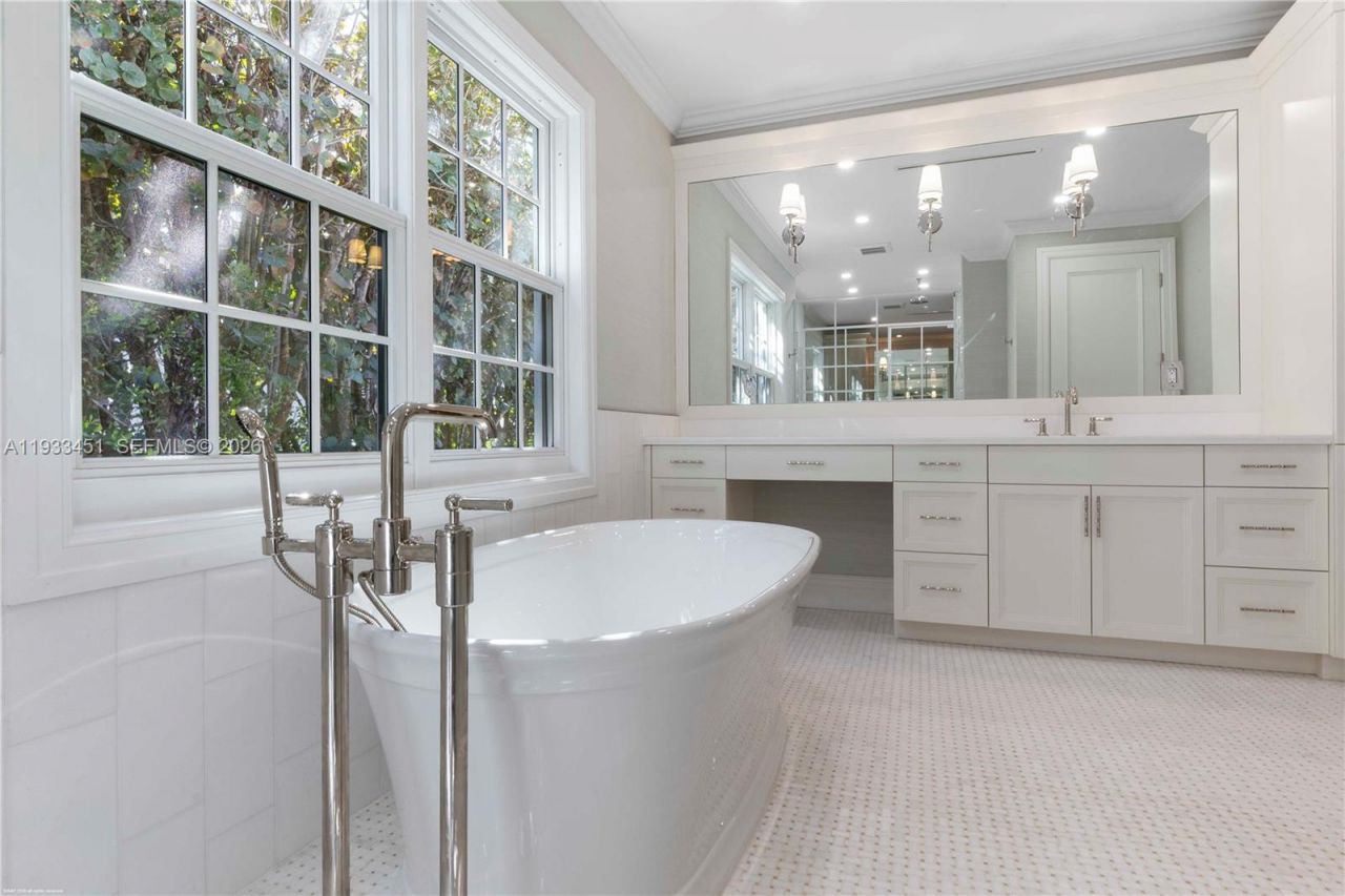 43 N Beach Rd, Jupiter Island, FL 33455 Photo