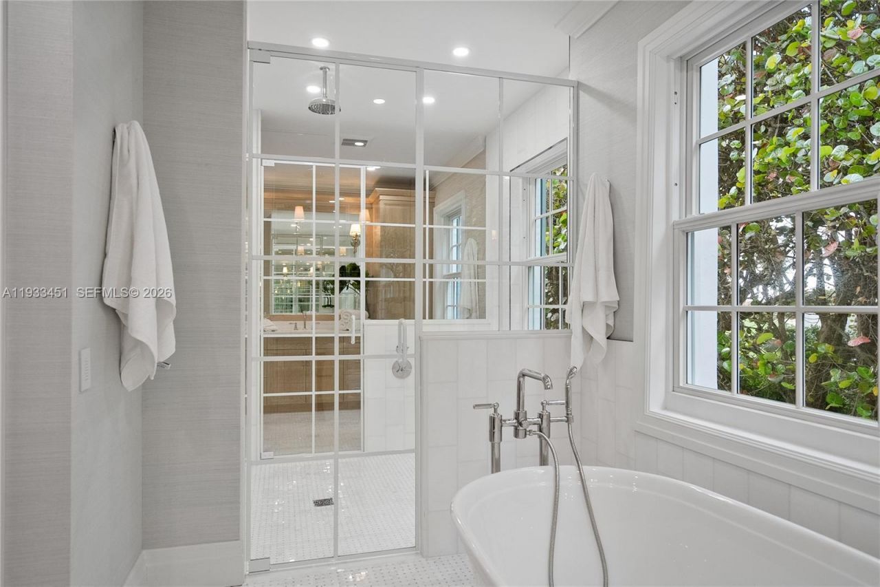 43 N Beach Rd, Jupiter Island, FL 33455 Photo