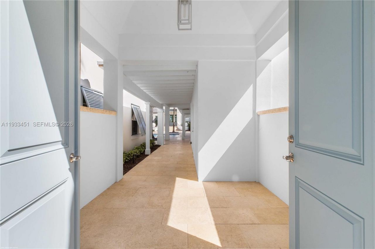 43 N Beach Rd, Jupiter Island, FL 33455 Photo