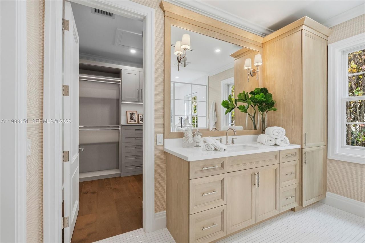 43 N Beach Rd, Jupiter Island, FL 33455 Photo