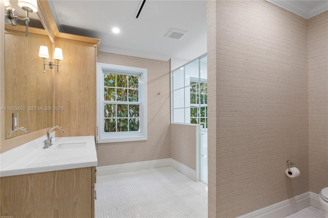 43 N Beach Rd, Jupiter Island, FL 33455 Photo