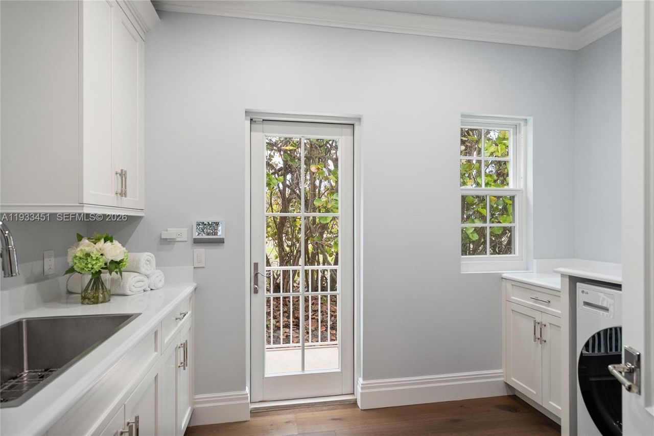 43 N Beach Rd, Jupiter Island, FL 33455 Photo