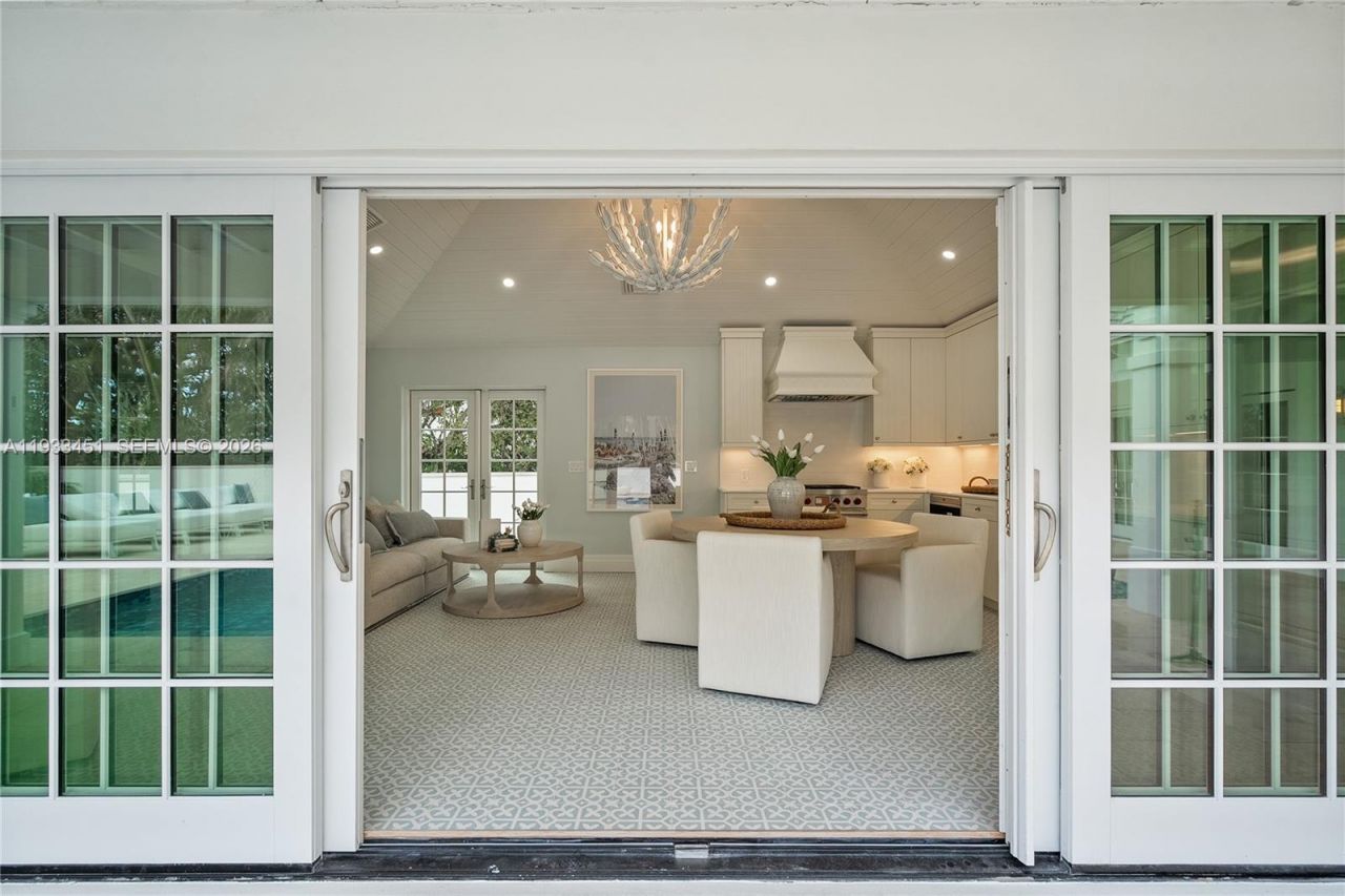 43 N Beach Rd, Jupiter Island, FL 33455 Photo