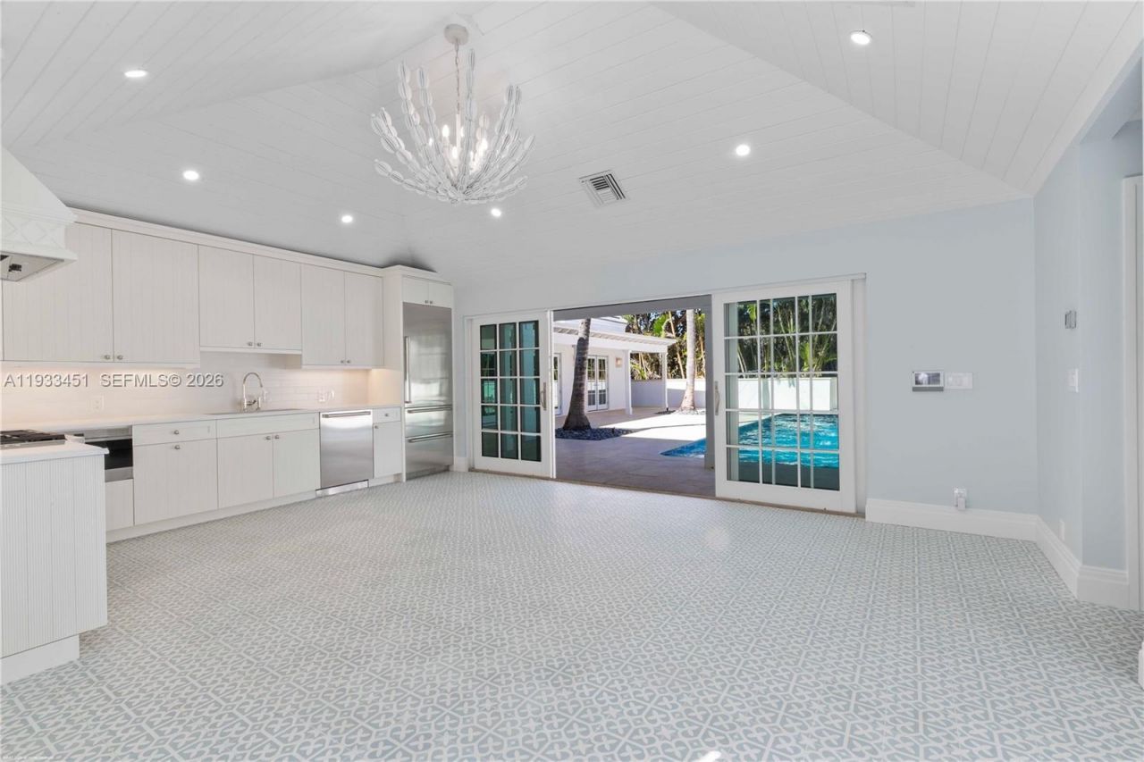 43 N Beach Rd, Jupiter Island, FL 33455 Photo