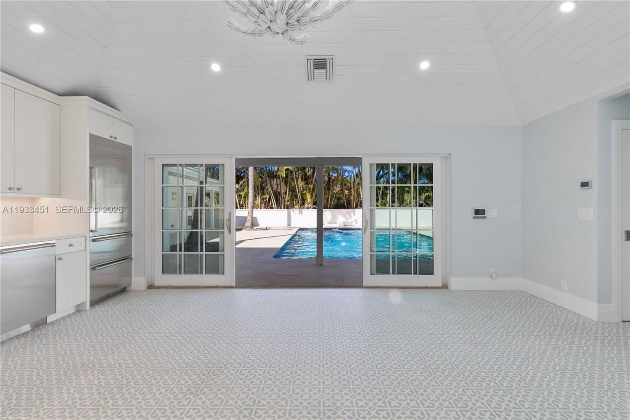 43 N Beach Rd, Jupiter Island, FL 33455 Photo