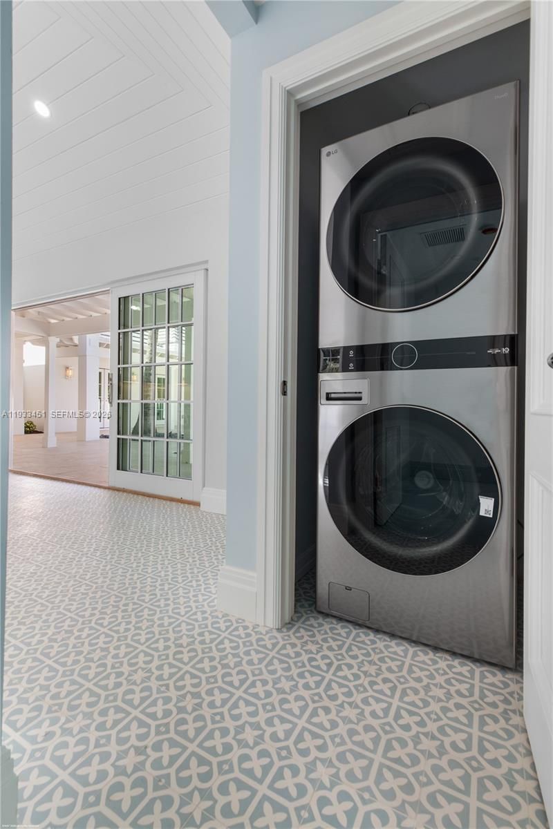 43 N Beach Rd, Jupiter Island, FL 33455 Photo