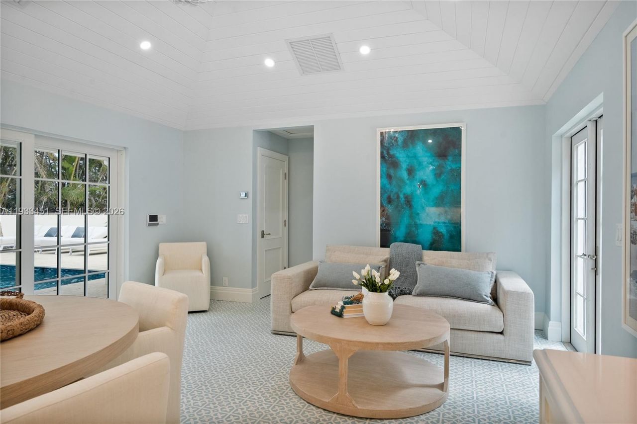 43 N Beach Rd, Jupiter Island, FL 33455 Photo