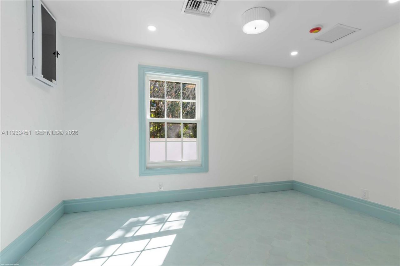 43 N Beach Rd, Jupiter Island, FL 33455 Photo