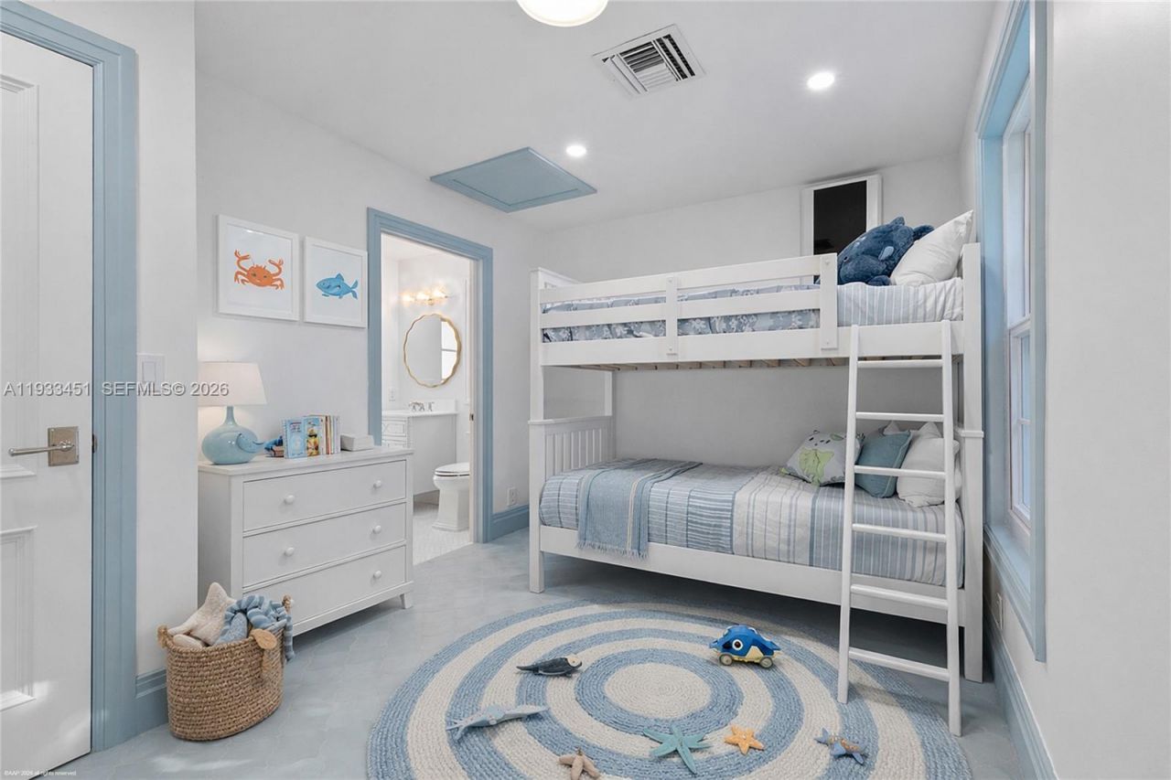 43 N Beach Rd, Jupiter Island, FL 33455 Photo