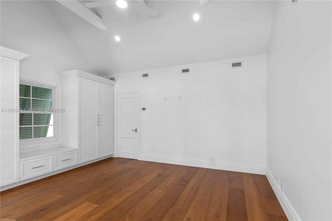 43 N Beach Rd, Jupiter Island, FL 33455 Photo