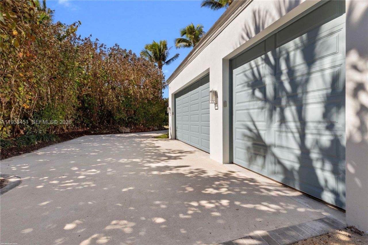 43 N Beach Rd, Jupiter Island, FL 33455 Photo