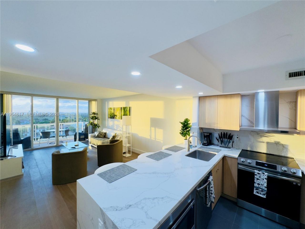 5600 Collins Ave , Unit 10L, Miami Beach, FL 33140 Photo