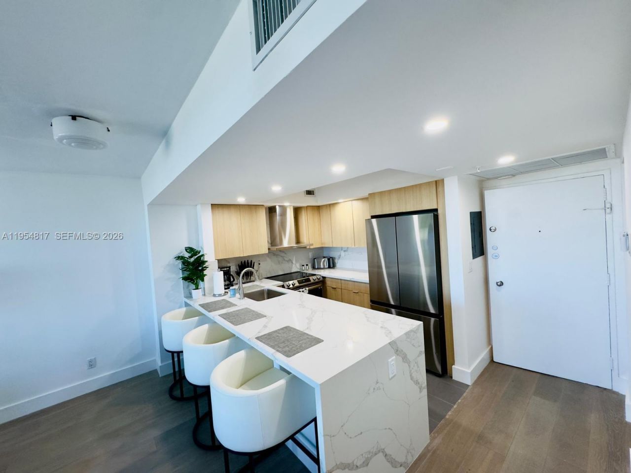 5600 Collins Ave , Unit 10L, Miami Beach, FL 33140 Photo