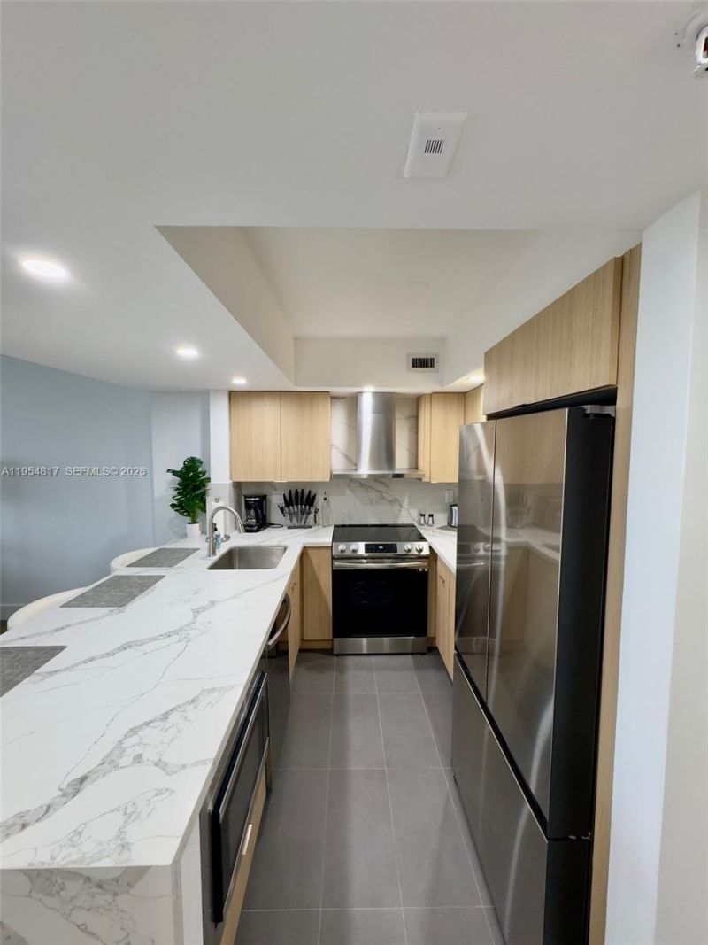 5600 Collins Ave , Unit 10L, Miami Beach, FL 33140 Photo