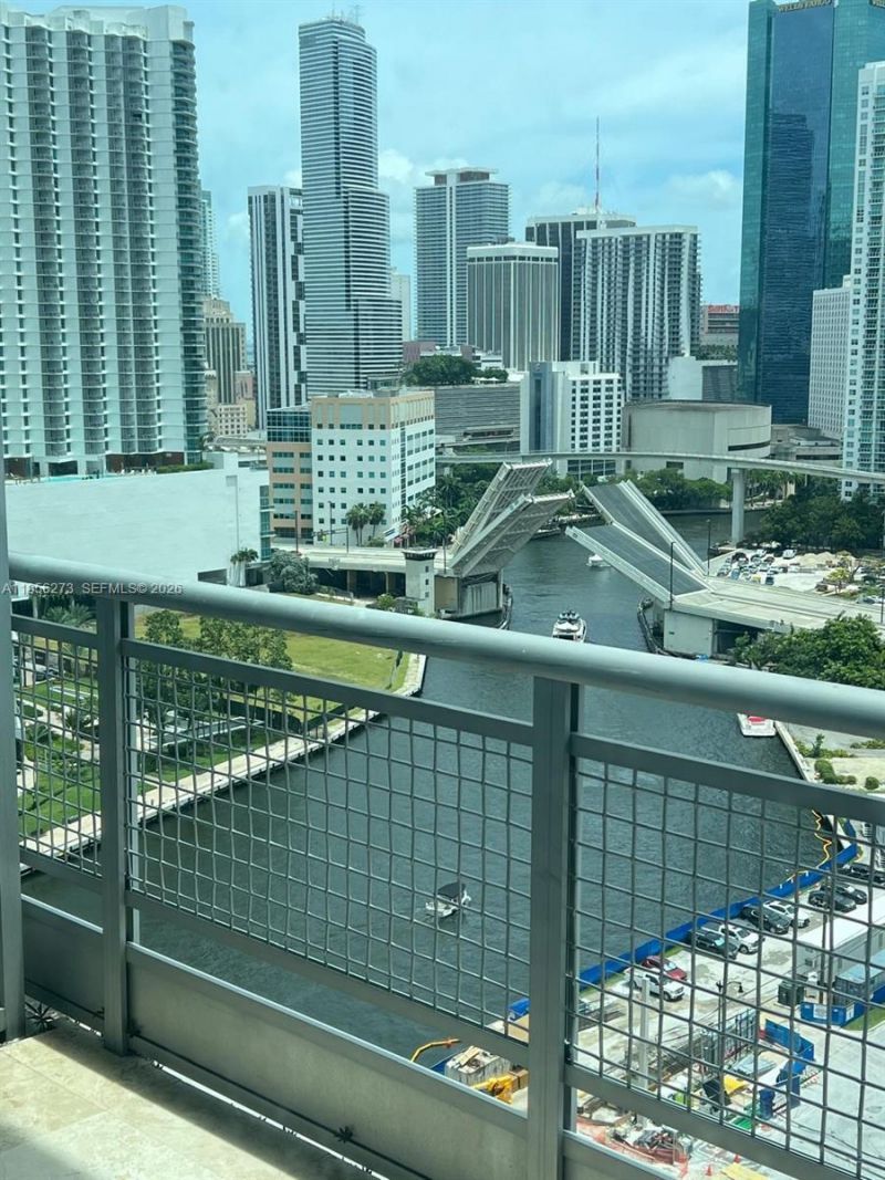 690 SW 1st Ct , Unit 2122, Miami, FL 33130 Photo