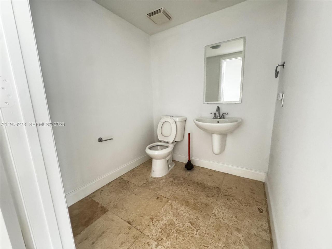 690 SW 1st Ct , Unit 2122, Miami, FL 33130 Photo