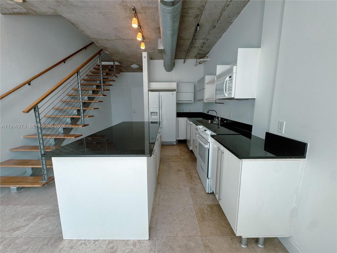 690 SW 1st Ct , Unit 2122, Miami, FL 33130 Photo