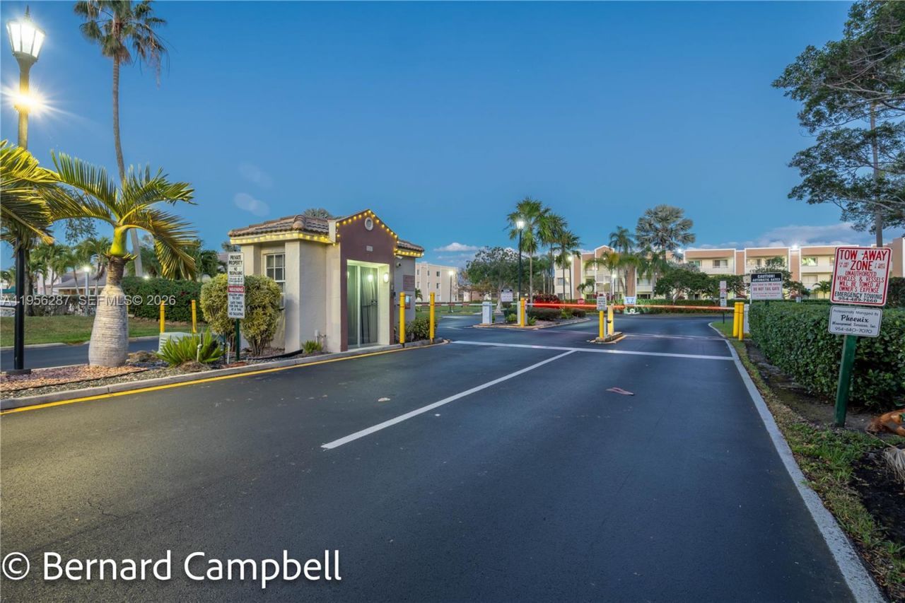 7264 S Devon Dr, Unit 112, Tamarac, FL 33321 Photo