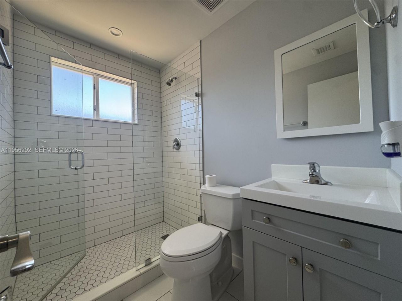 575 E 22nd St, Unit 3, Hialeah, FL 33013 Photo