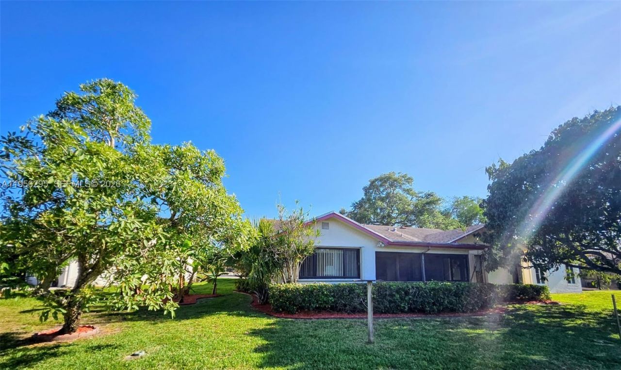 10301 Greenbriar Ct, Boca Raton, FL 33498 Photo