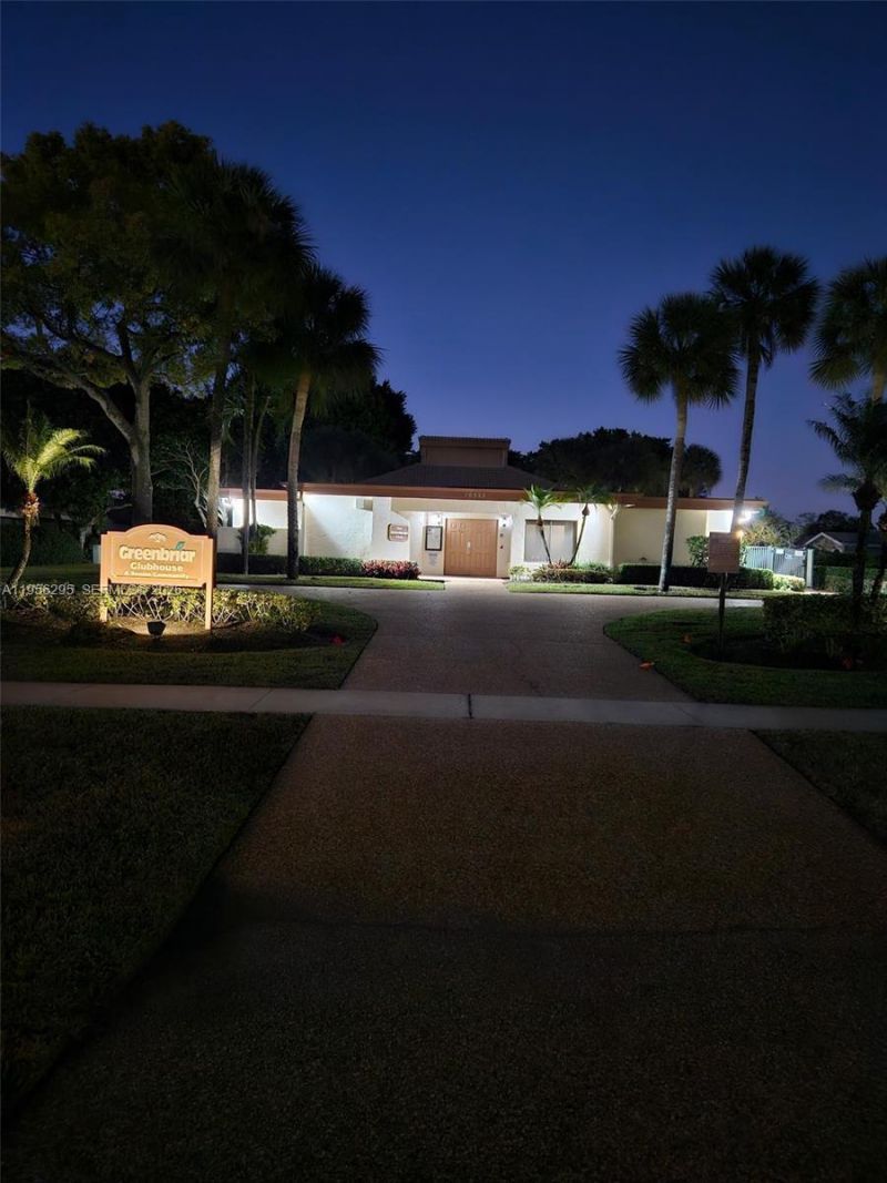 10301 Greenbriar Ct, Boca Raton, FL 33498 Photo