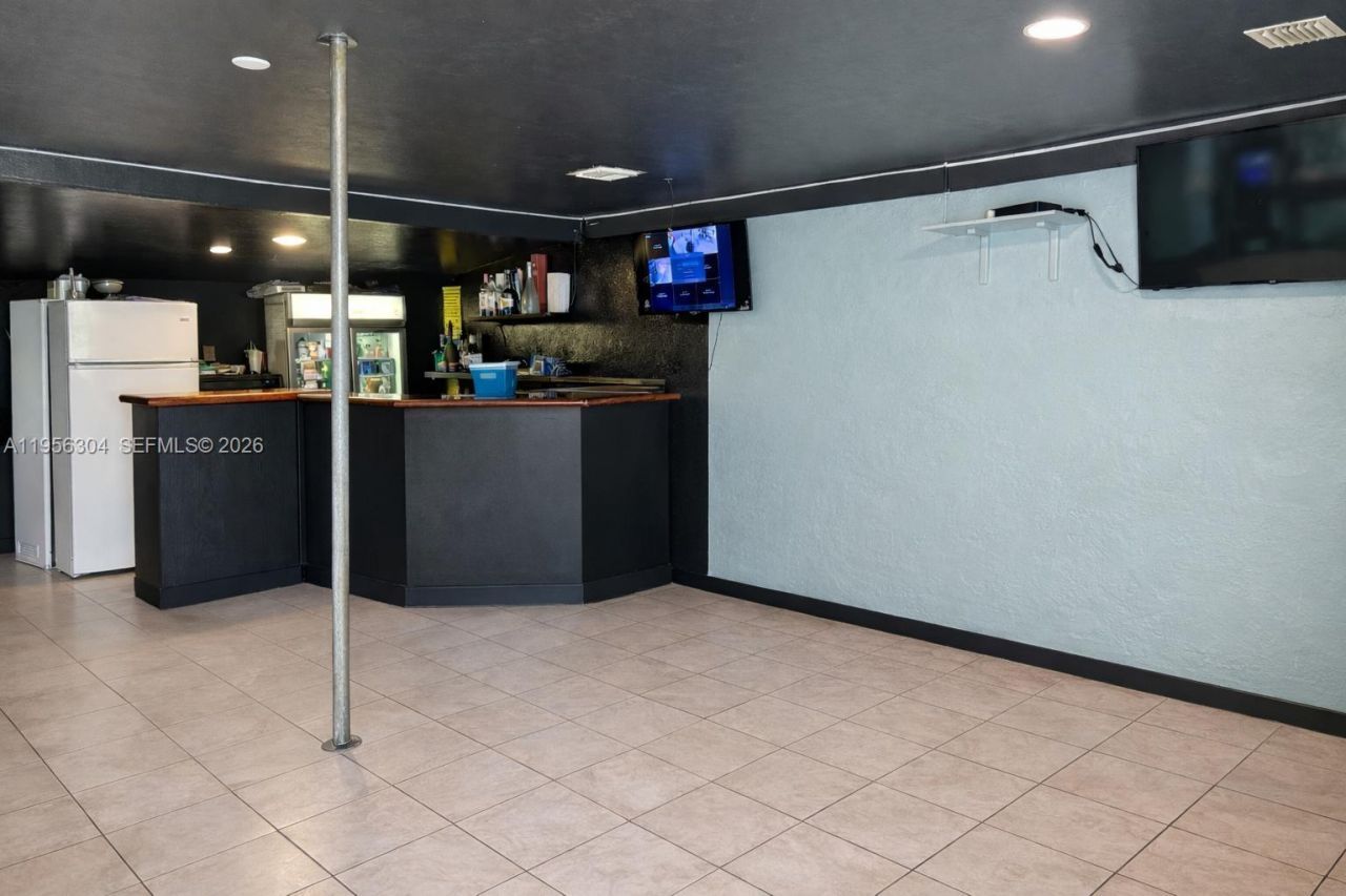 21855 S Dixie Hwy, Miami, FL 33170 Photo