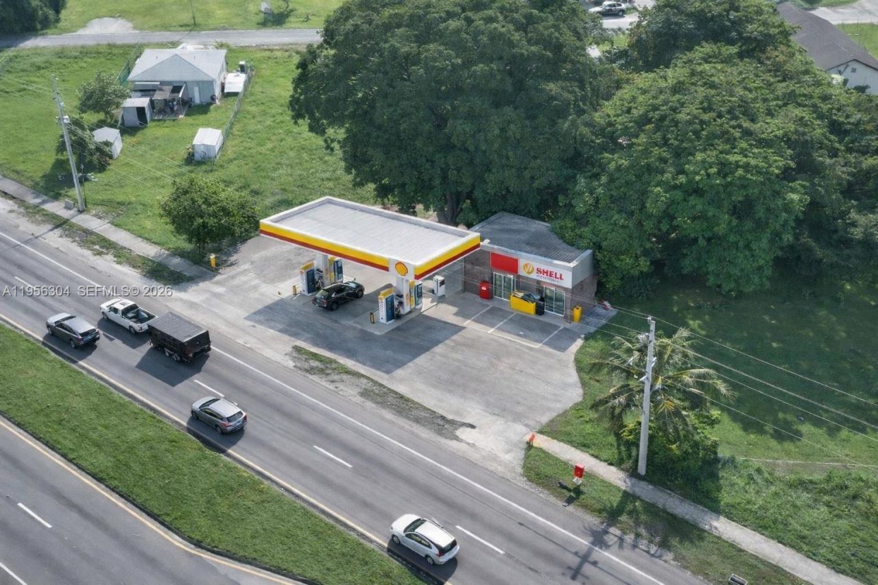 21855 S Dixie Hwy, Miami, FL 33170 Photo