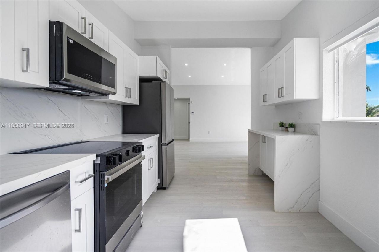 2115 NW 129th St, Miami, FL 33167 Photo