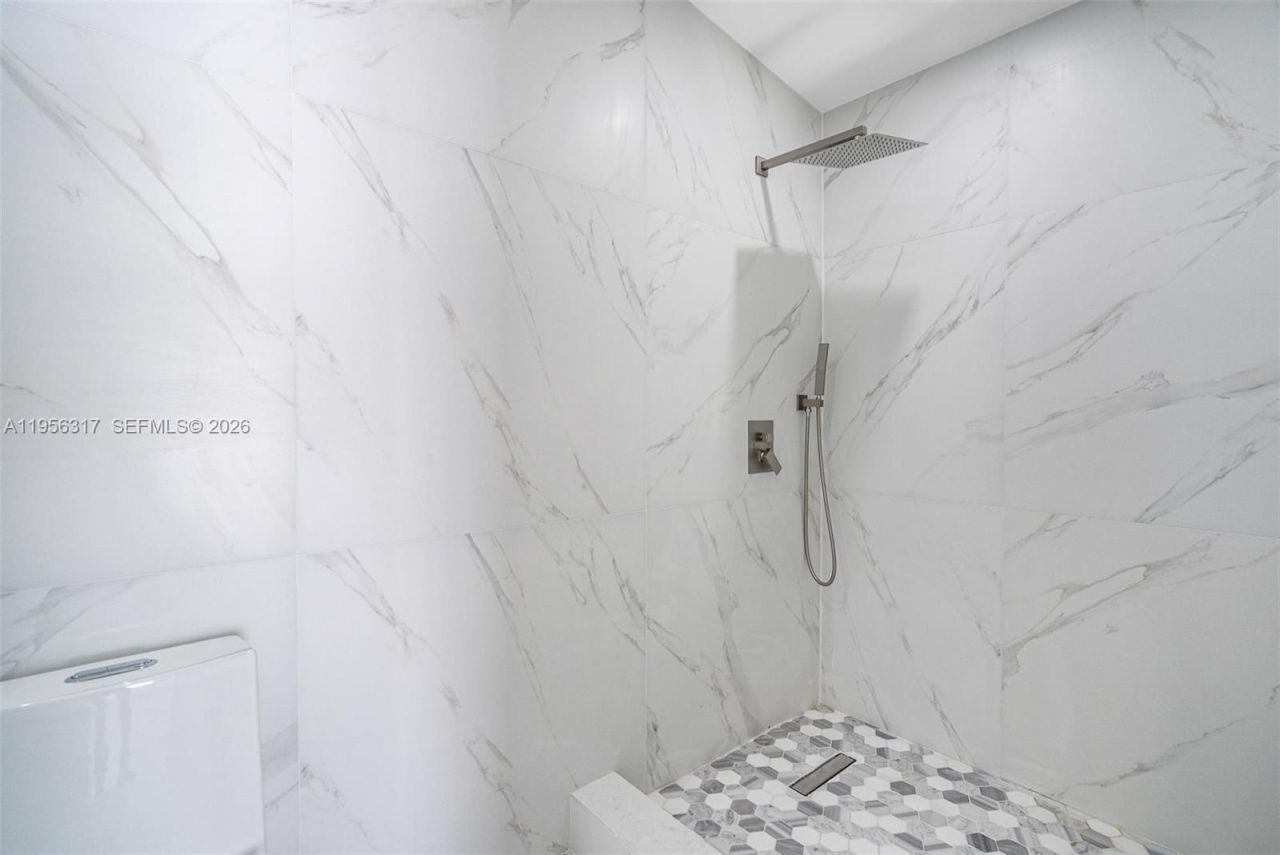 2115 NW 129th St, Miami, FL 33167 Photo