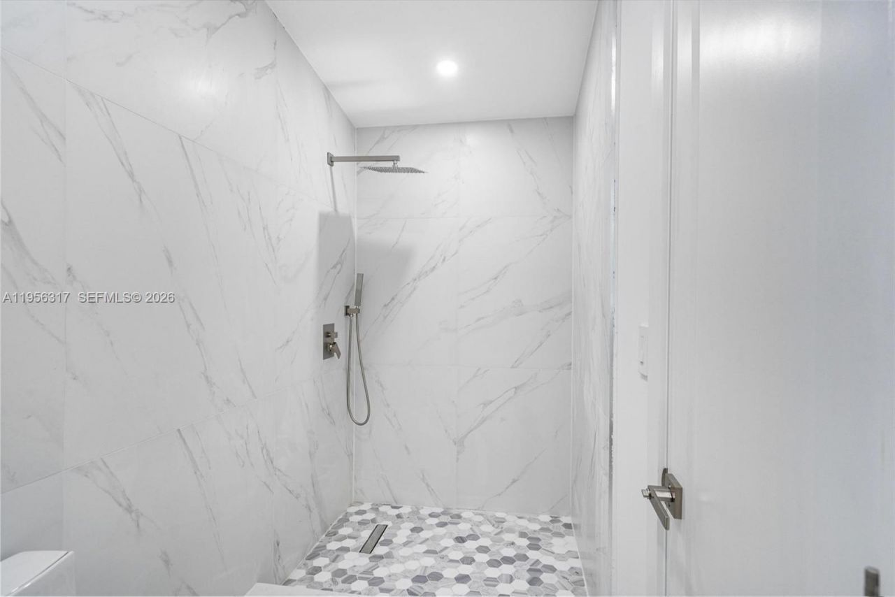 2115 NW 129th St, Miami, FL 33167 Photo