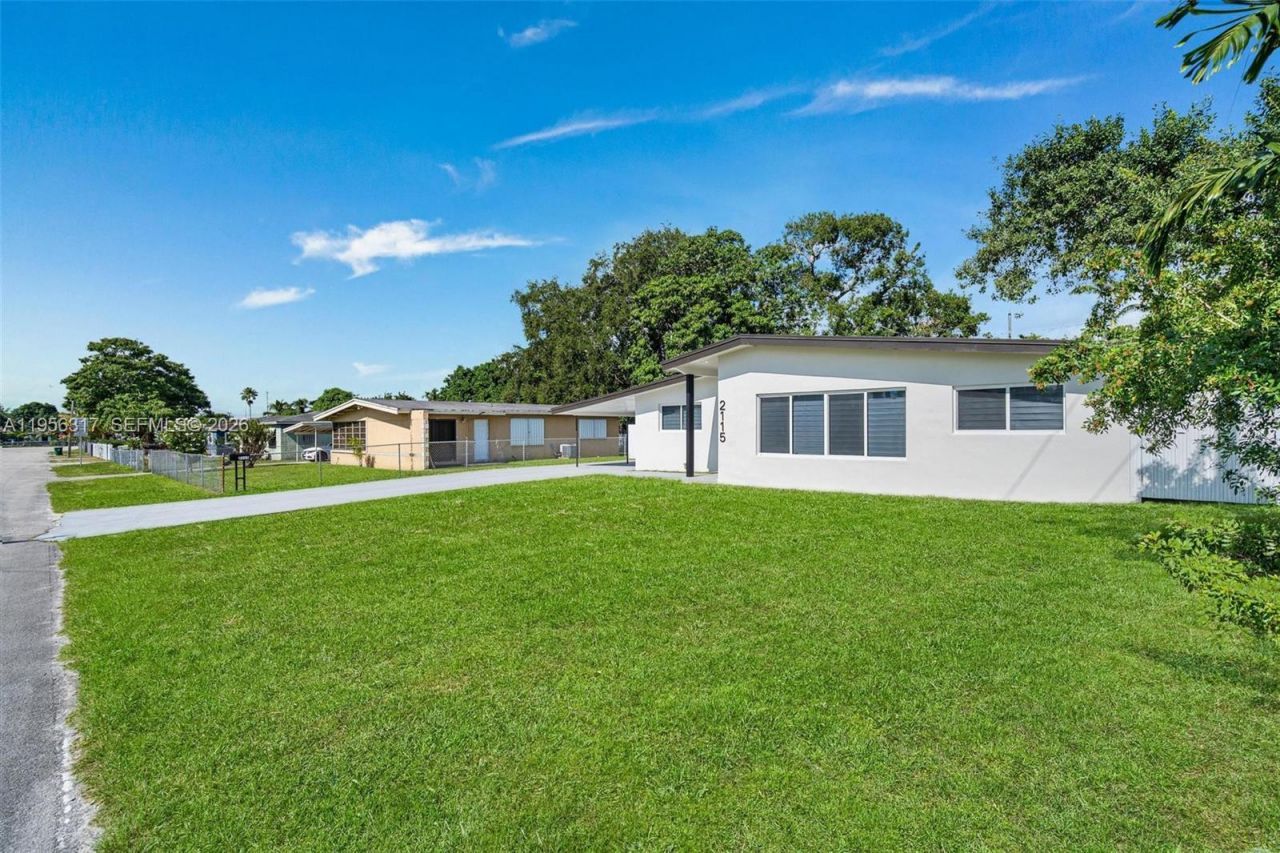 2115 NW 129th St, Miami, FL 33167 Photo