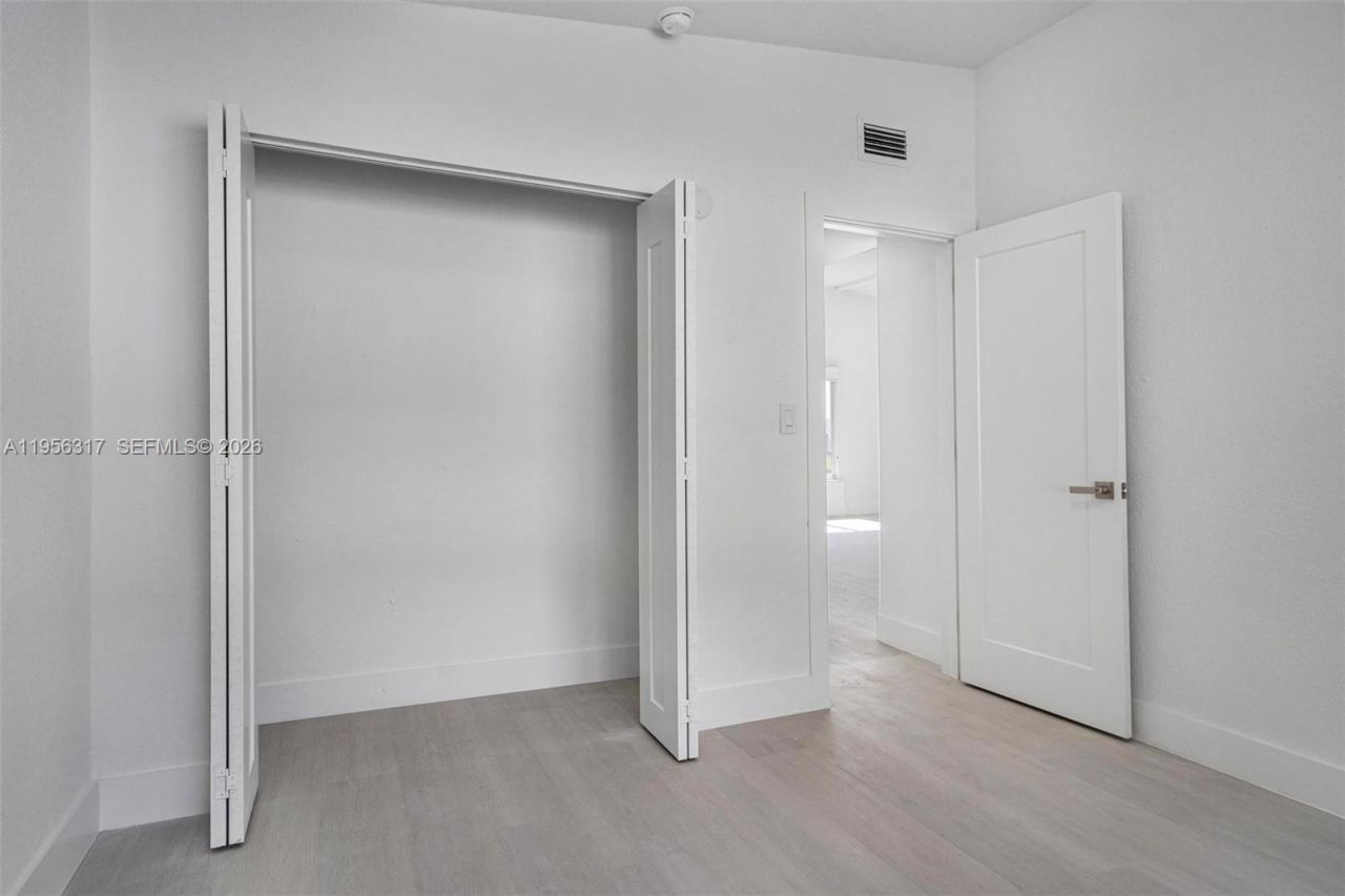 2115 NW 129th St, Miami, FL 33167 Photo