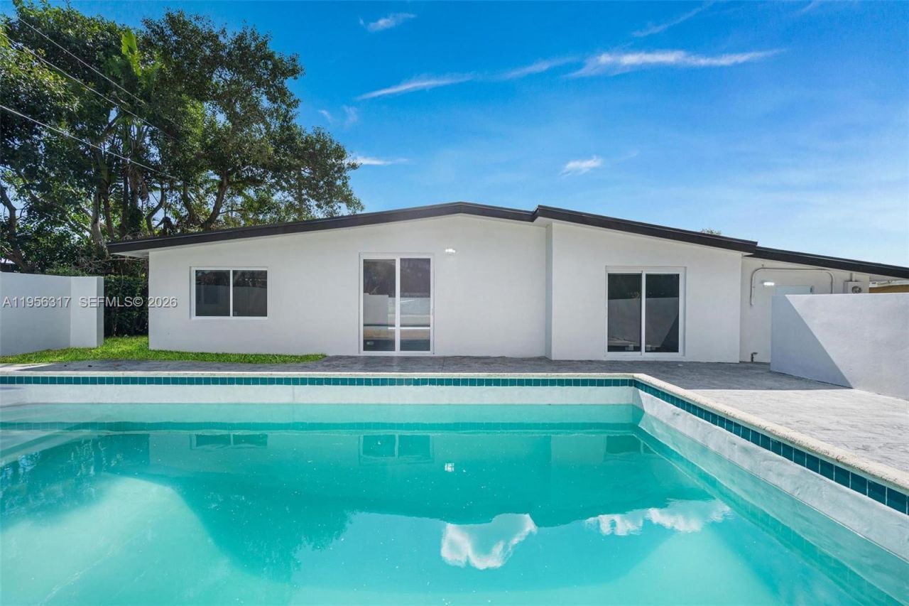 2115 NW 129th St, Miami, FL 33167 Photo