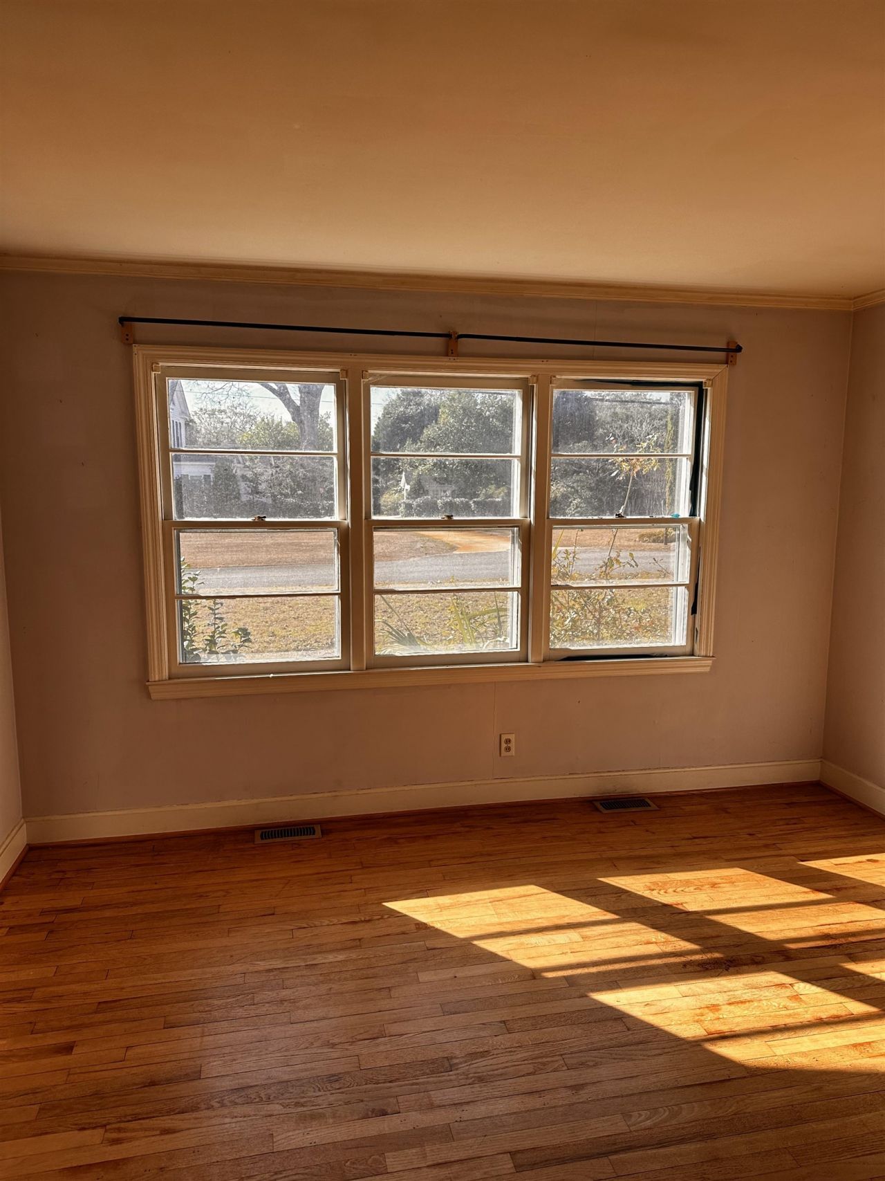 4337 Ellis Ave. Photo 4