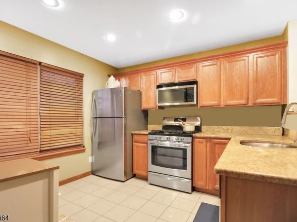 140 Lawrence St, New Brunswick, NJ 08901