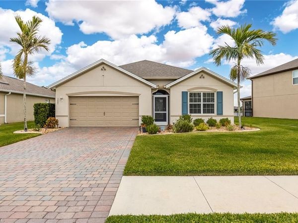 3447 Manati CT, CAPE CORAL, FL 33909