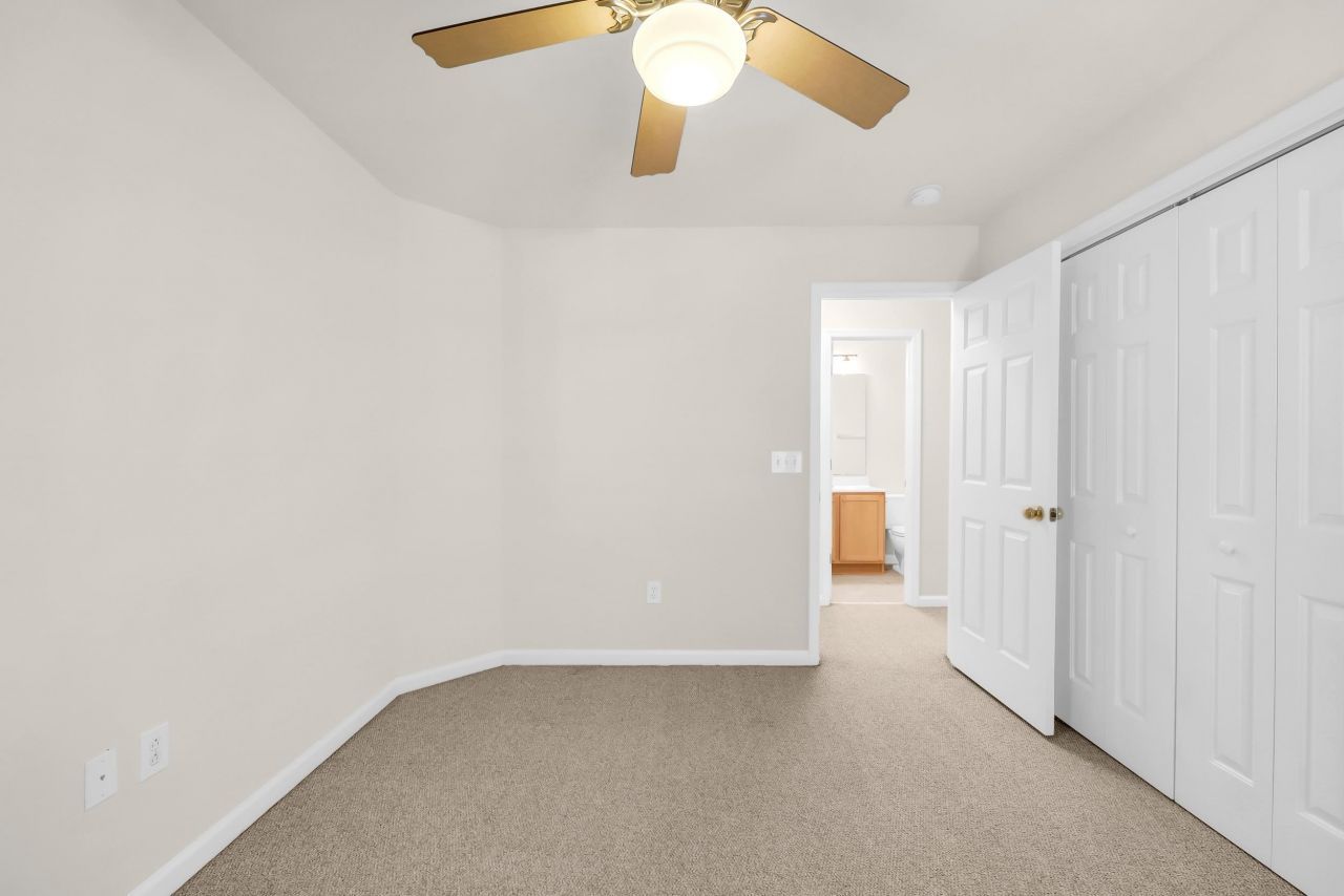 4645 Fringetree Dr. Photo 17