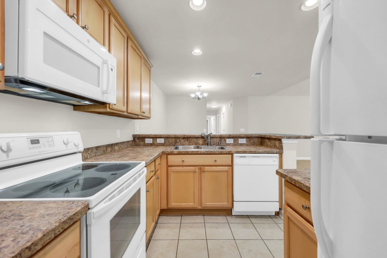 4645 Fringetree Dr. Photo 5